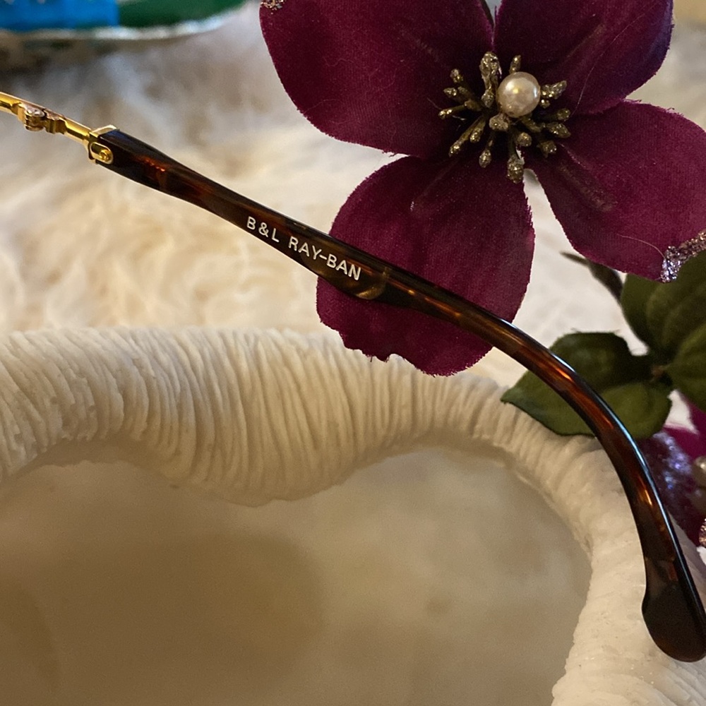 Vintage RAY BAN B & L sunglasses - Picture 8 of 16